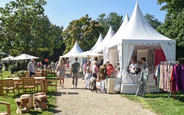 Market stalls on Landpartie Gut Barbarastein